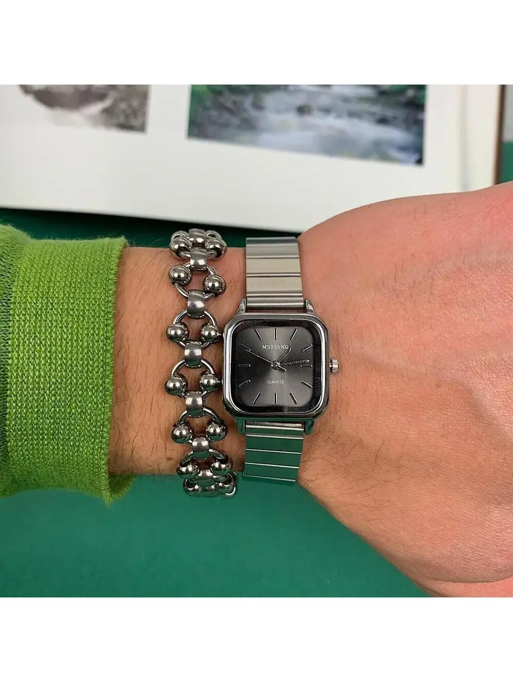 2000s Y2k style silver square watch. Classy sporty style watch. Stainless steel.